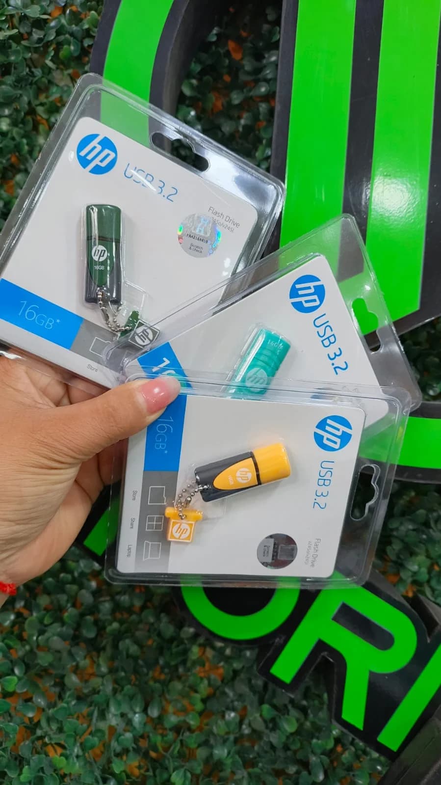 PENDRIVE DE 16 HP